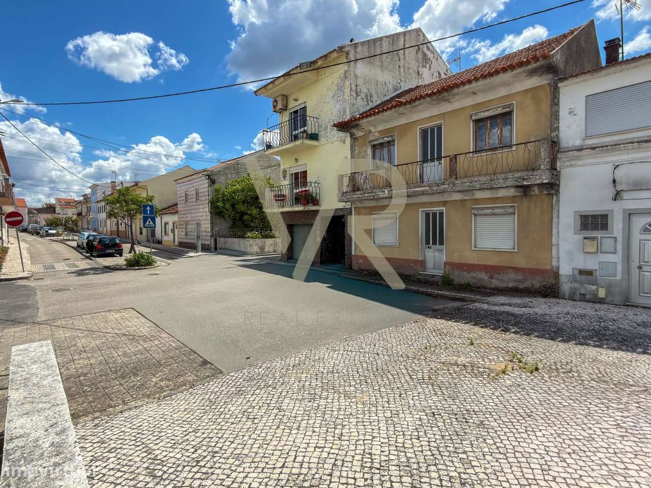 Moradia com Grande Potencial de Remodelação | Possibilidade de T5 |-40