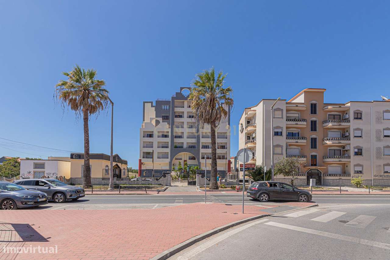 Apartamento T3 com 240 m2 área bruta - Charneca da Caparica - Grande imagem: 2/44