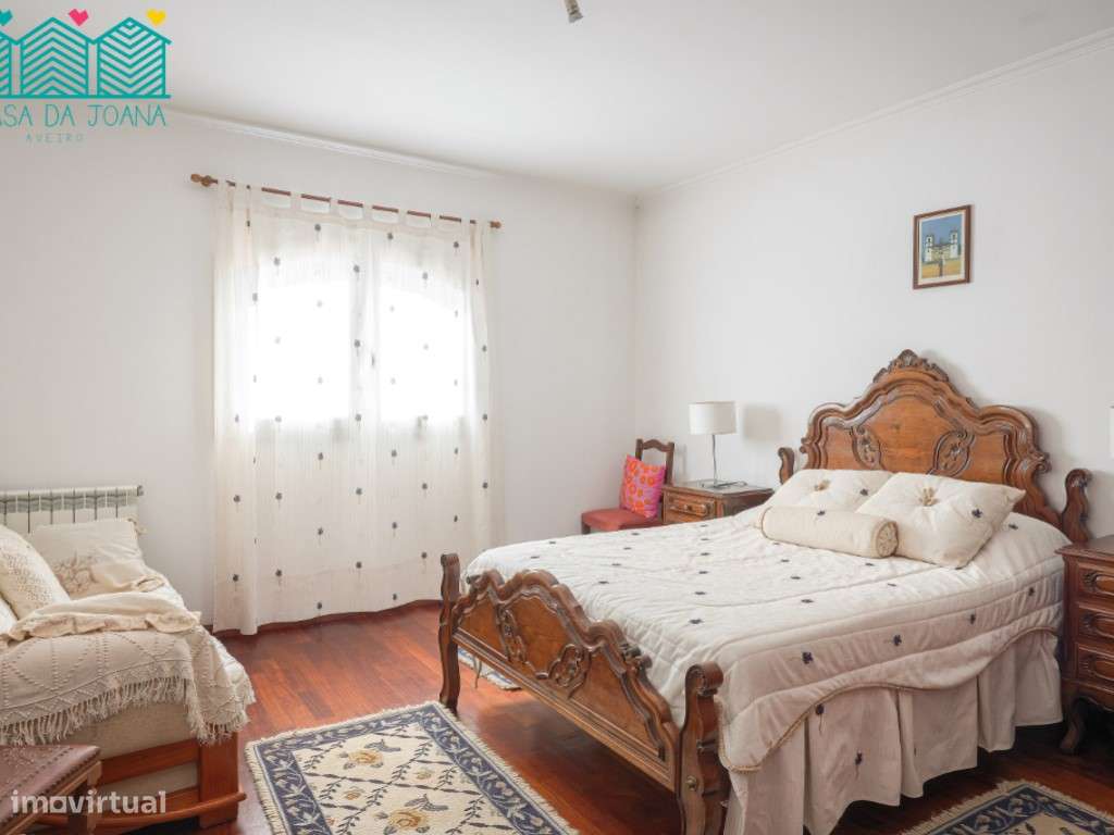 Moradia T4 com espaço exterior em Esgueira - Grande imagem: 4/11