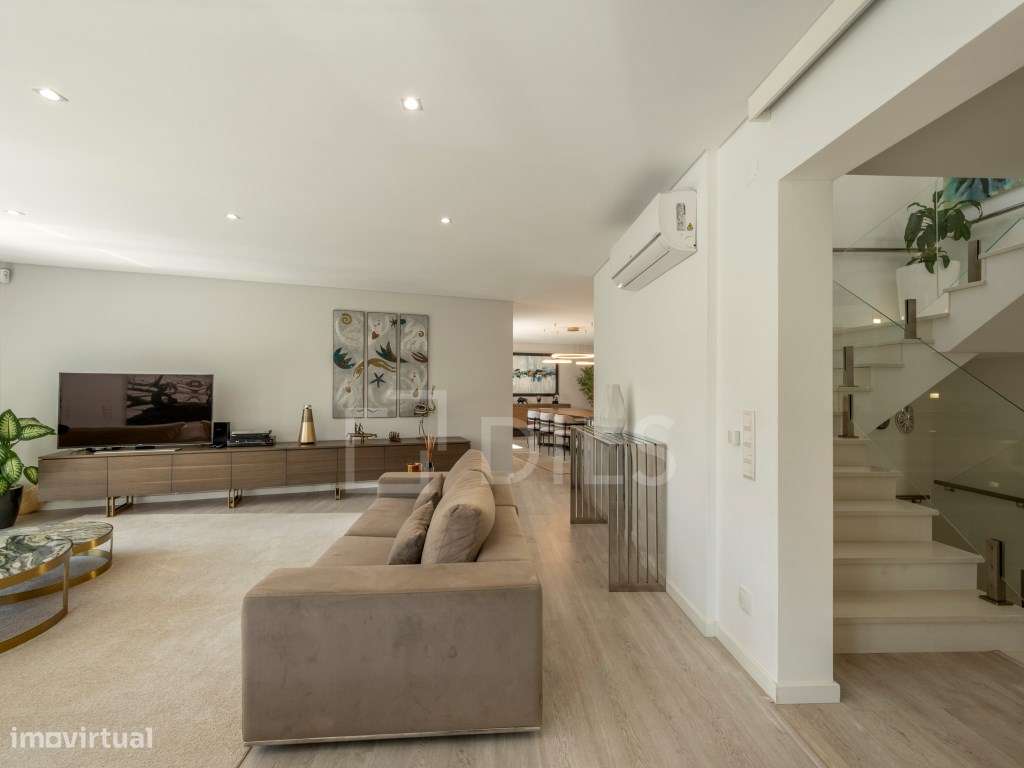 Moradia T4+2 na Parede, com piscina, em condomínio fechado - Grande imagem: 5/60