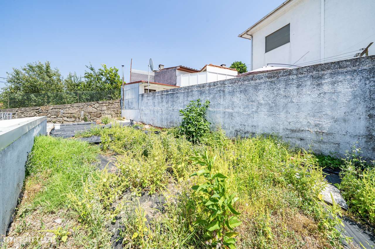 Moradia Térrea T2+1 Renovada | São Martinho do Campo-31