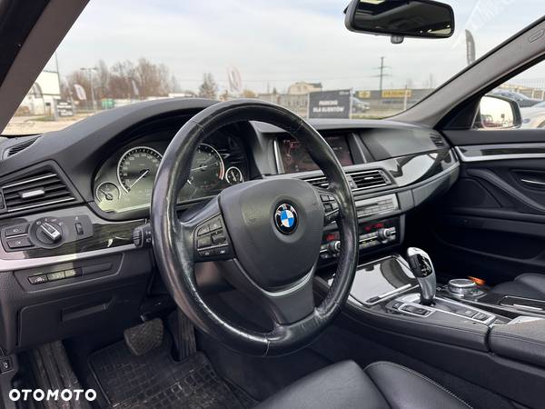 BMW Seria 5 530d Touring Luxury Line - 11