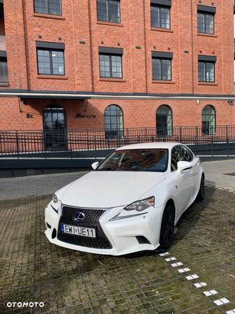 Lexus IS 300h F SPORT - 5