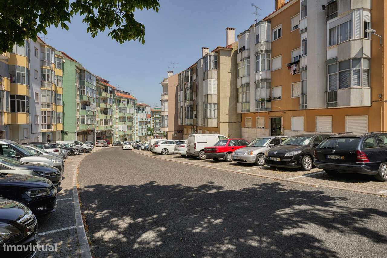 Apartamento T2 Amadora — Falagueira-0