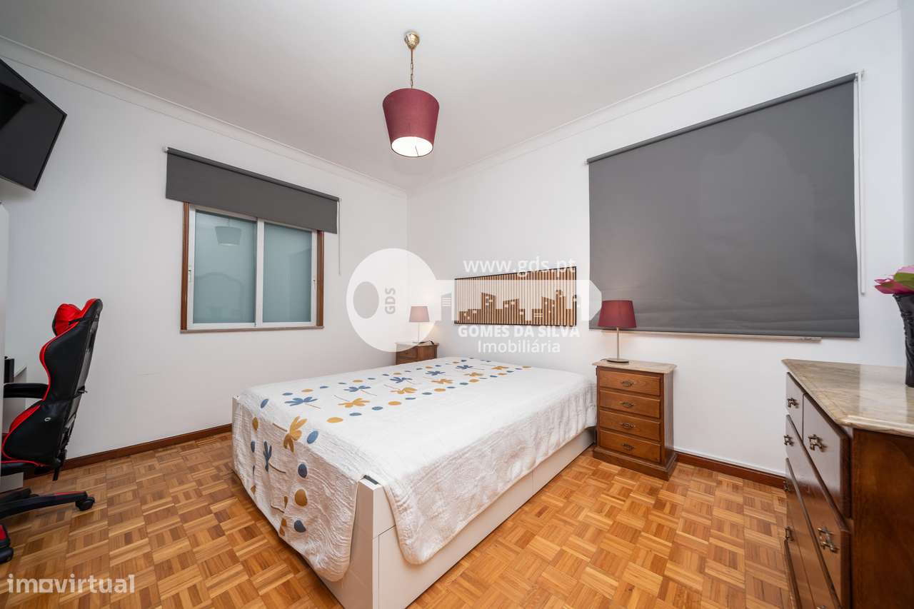 Moradia T3 com estabelecimento comercial em Dume, Braga-8