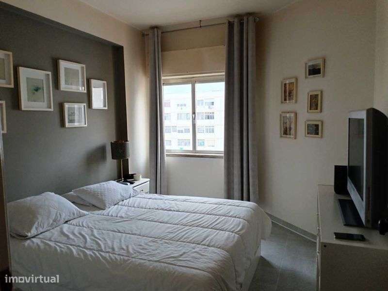 Excelente T1 com vista mar, junto a praias e passeio marítimo - Grande imagem: 4/11