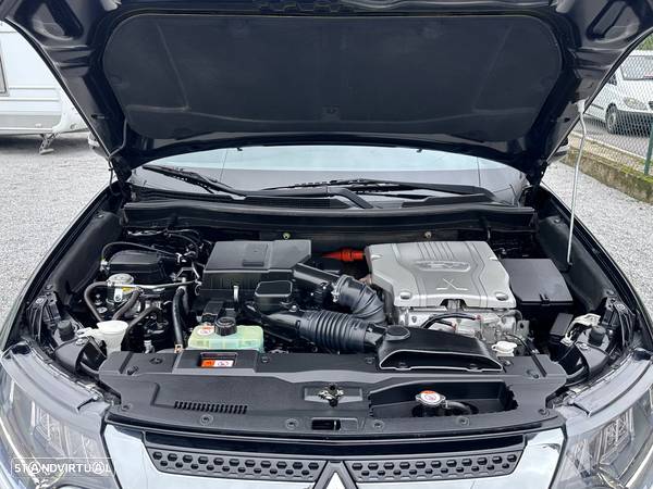 Mitsubishi Outlander 2.4 PHEV Instyle - 47