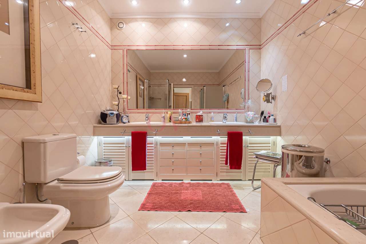 Para venda, apartamento T5 Rua Domingos Sequeira Porto, com varandas,-5