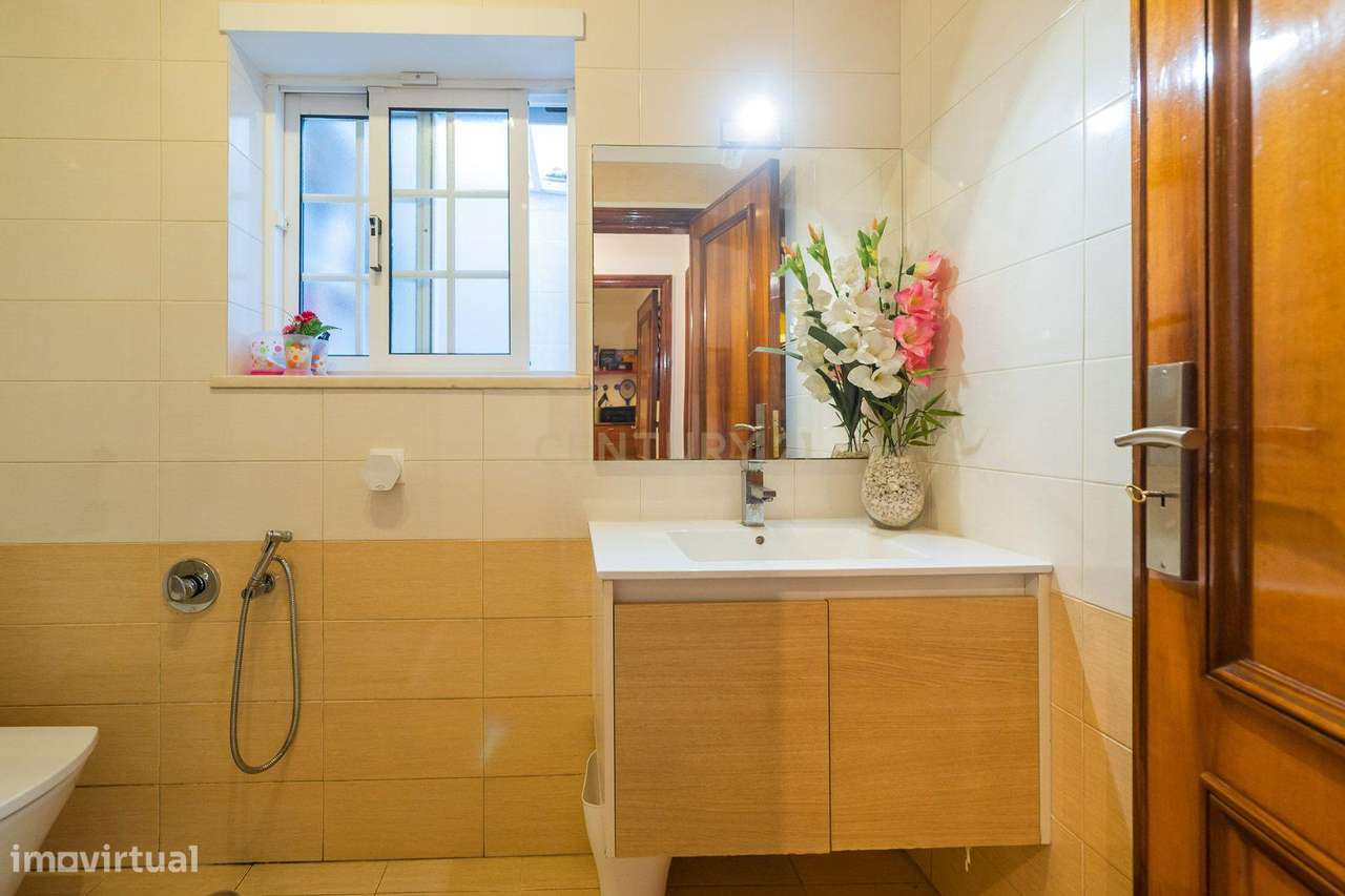 Moradia T4 com piscina-33