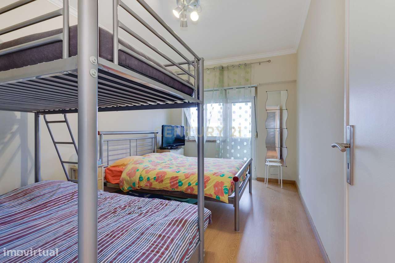 Viva no Centro da Amadora – T2 Espaçoso e Luminoso-17