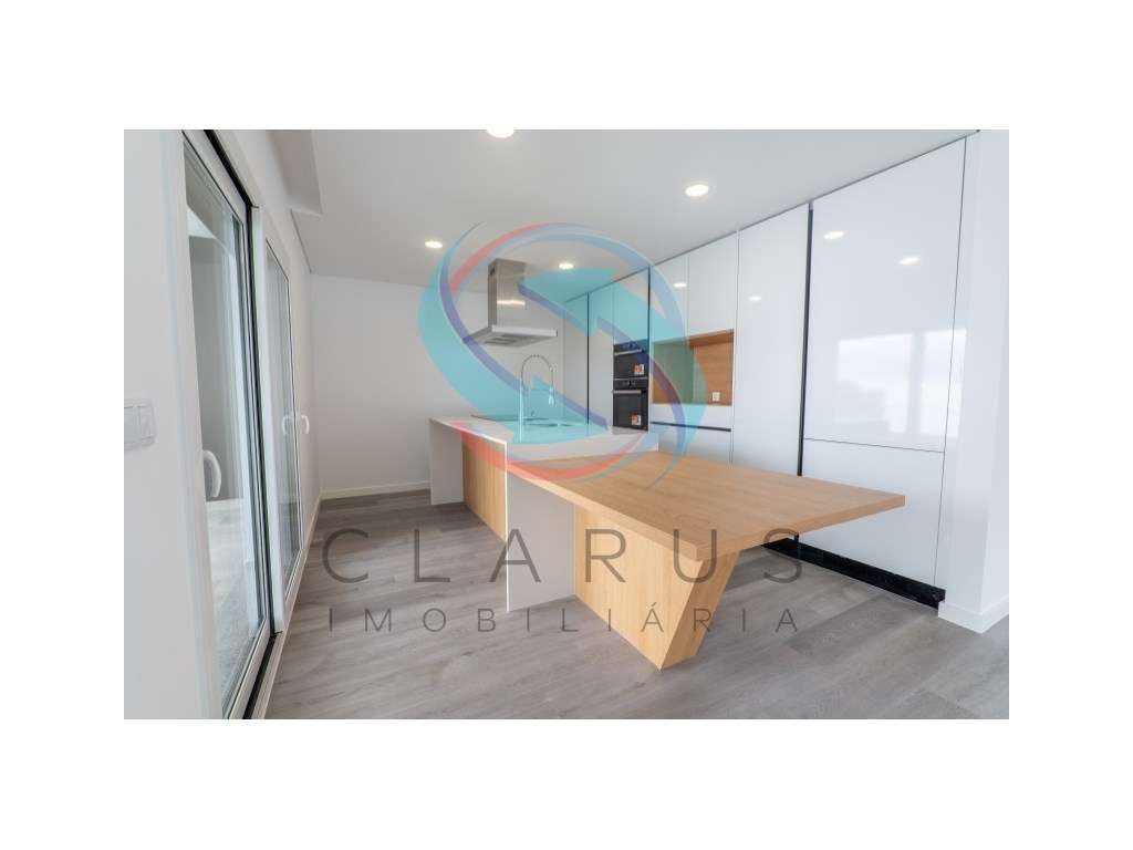 Moradia geminada à venda em Vale de Milhaços - Grande imagem: 4/29