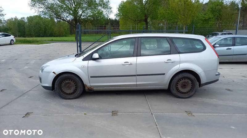 Ford Focus 1.8 TDCi Ambiente - 5