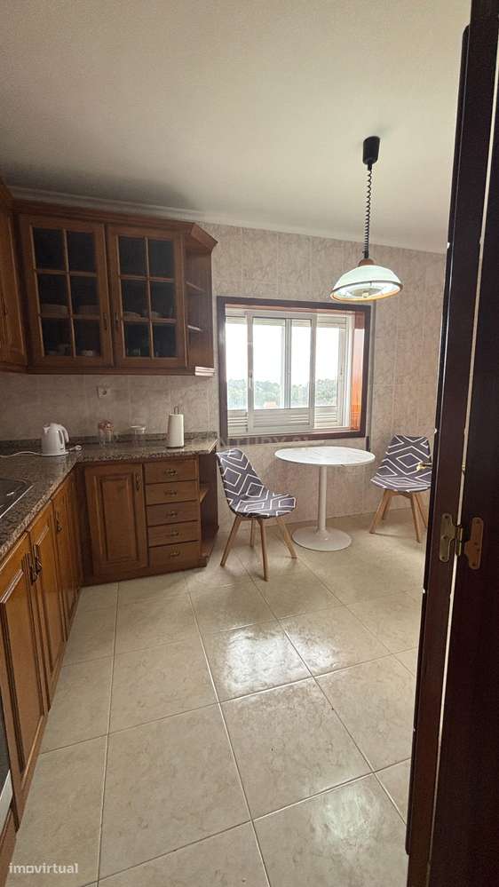 Apartamento T3 no Último Piso com Terraço e Garagem – A Apenas 750 Met-7