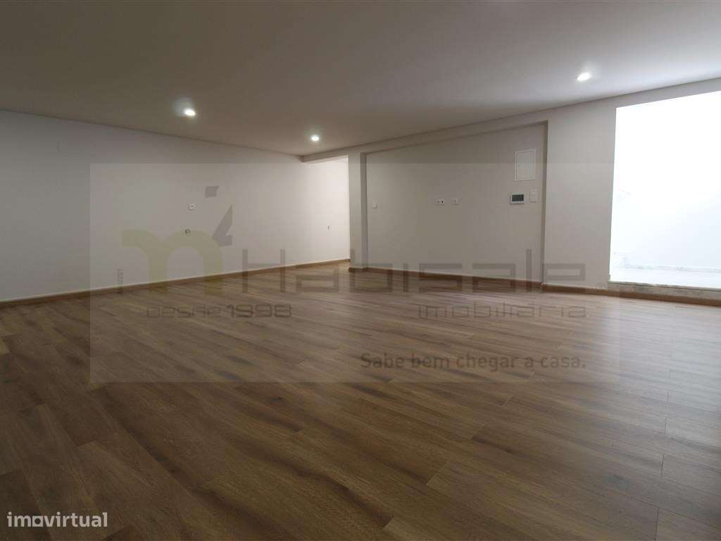 Moradia V3 +1 com piscina em Barcarena-12