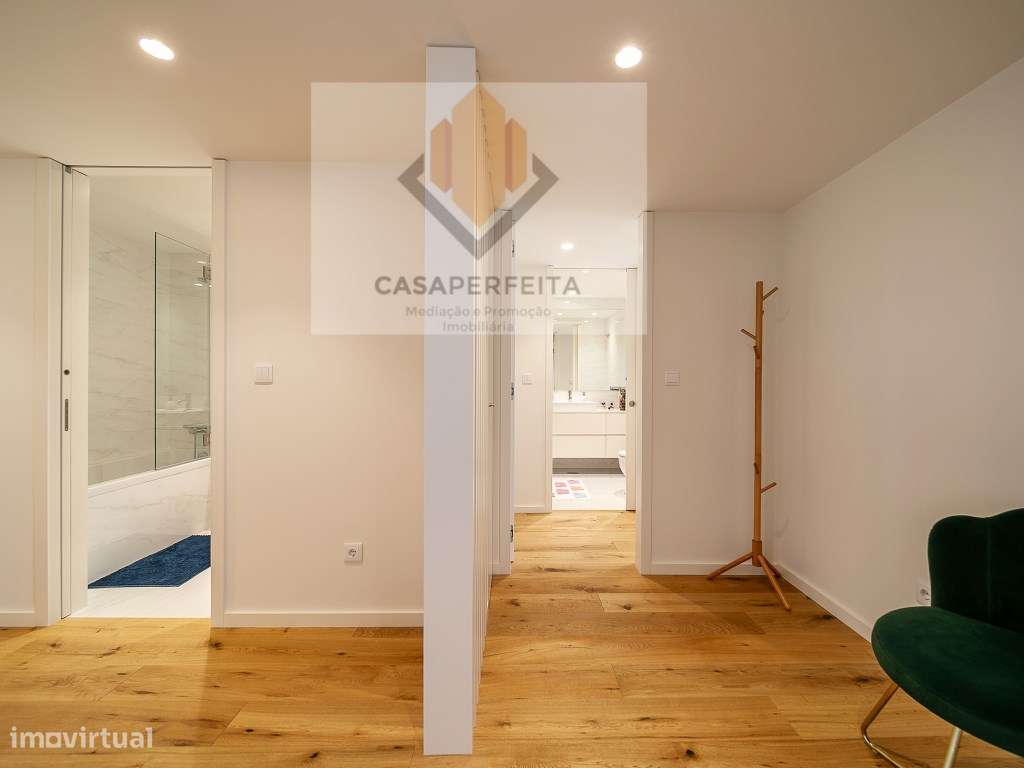Apartamento T2 de Luxo com Varanda, Lugar de Garagem e Arrumo - Jun...-23