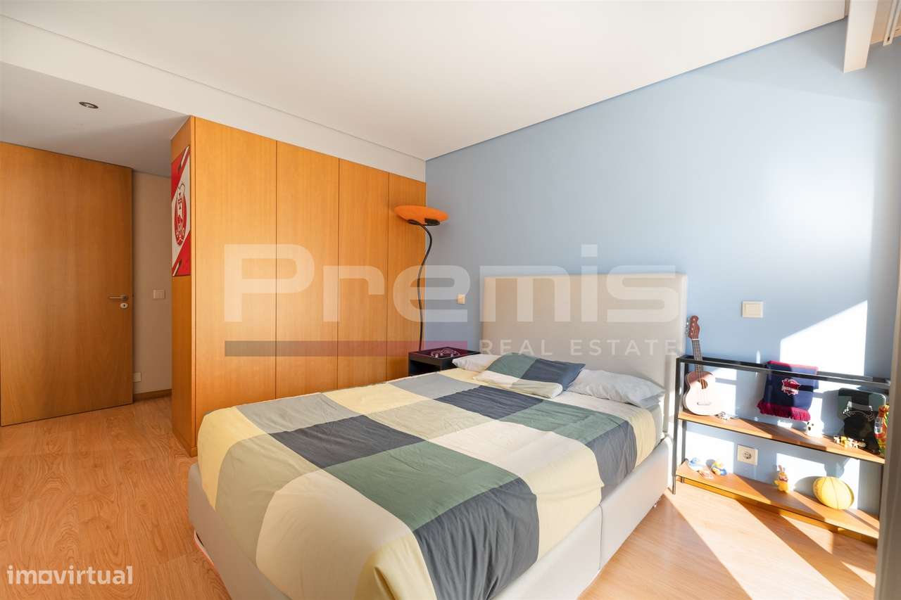 Moradia T5, com jardim e garagem para 4 carros, em Vila Nova de Gaia-32