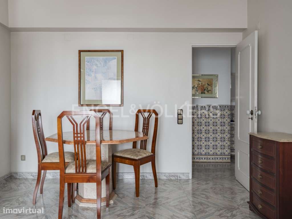 Apartamento T2, no Beato, com áreas generosas. - Grande imagem: 5/28