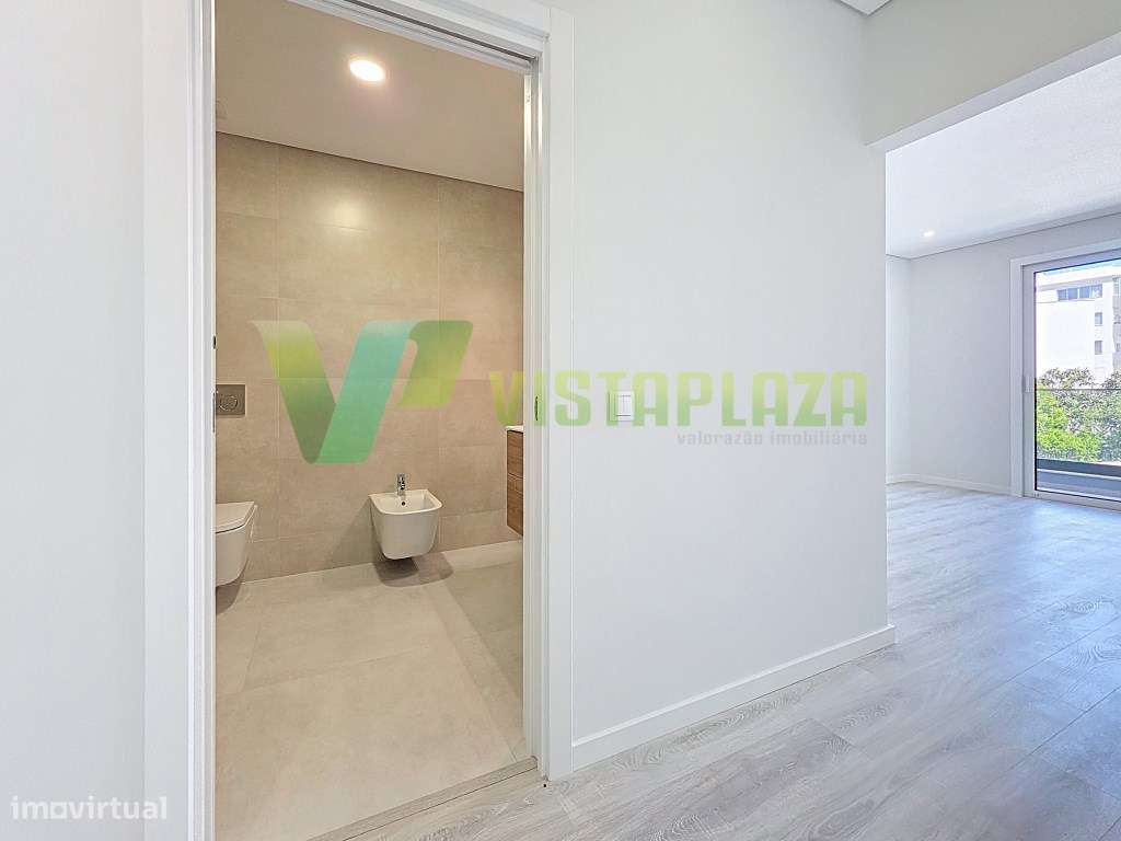 Apartamento T2 em Alvor com Terraço Privativo e Vista Ria de Alvor-14