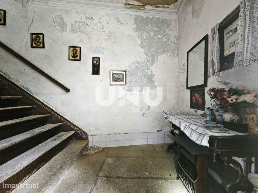 Moradia T5 - Pleno Centro Histórico de Viseu-21