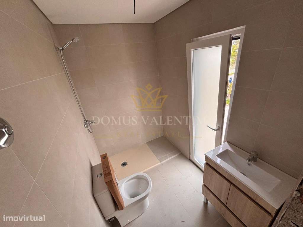 MORADIA GEMINADA -TRIPLEX T4 COM 3 WC
FERNÃO FERRO-14