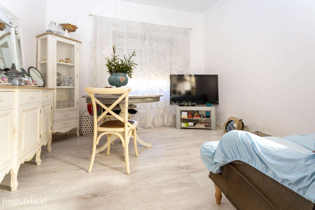 Moradia com anexo, no centro de Almada! - Grande imagem: 4/38