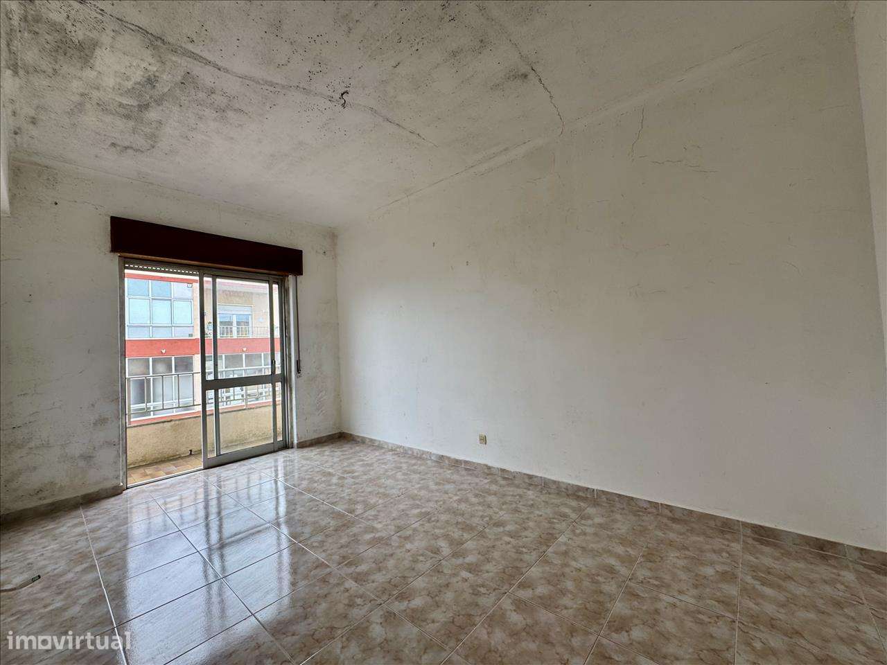 Apartamento T3, com Varanda, no Centro do Pinhal Novo-12