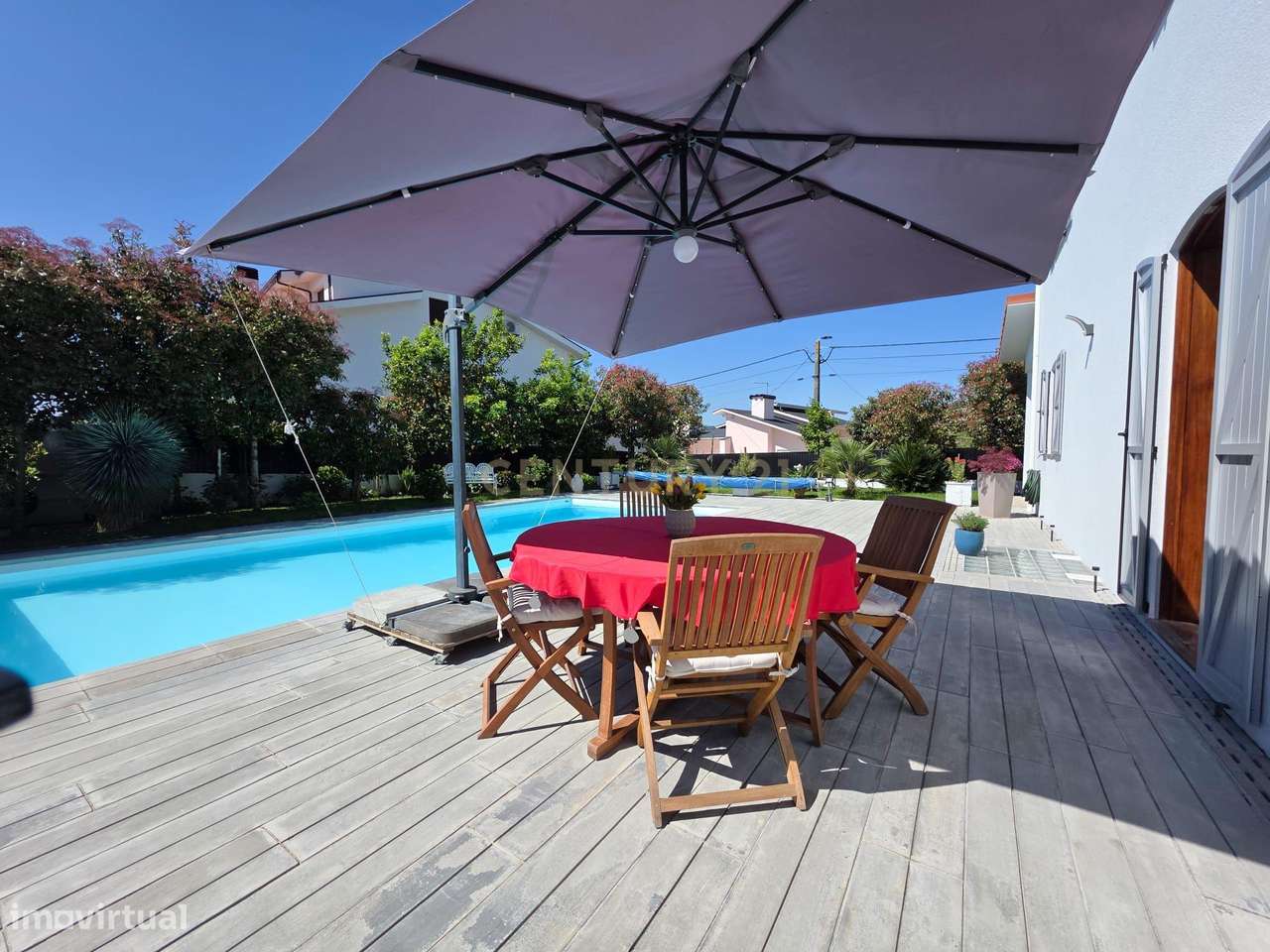 Moradia situada em Beire / Paredes-47