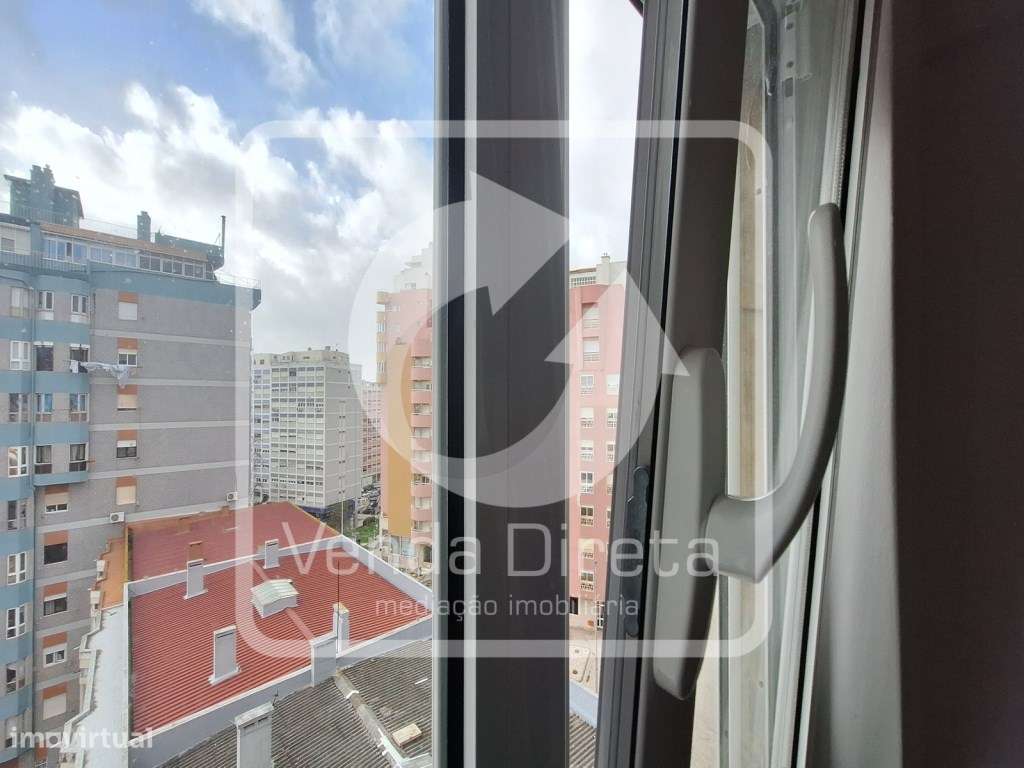 Apartamento T3 totalmente remodelado - Vista Rio!-25