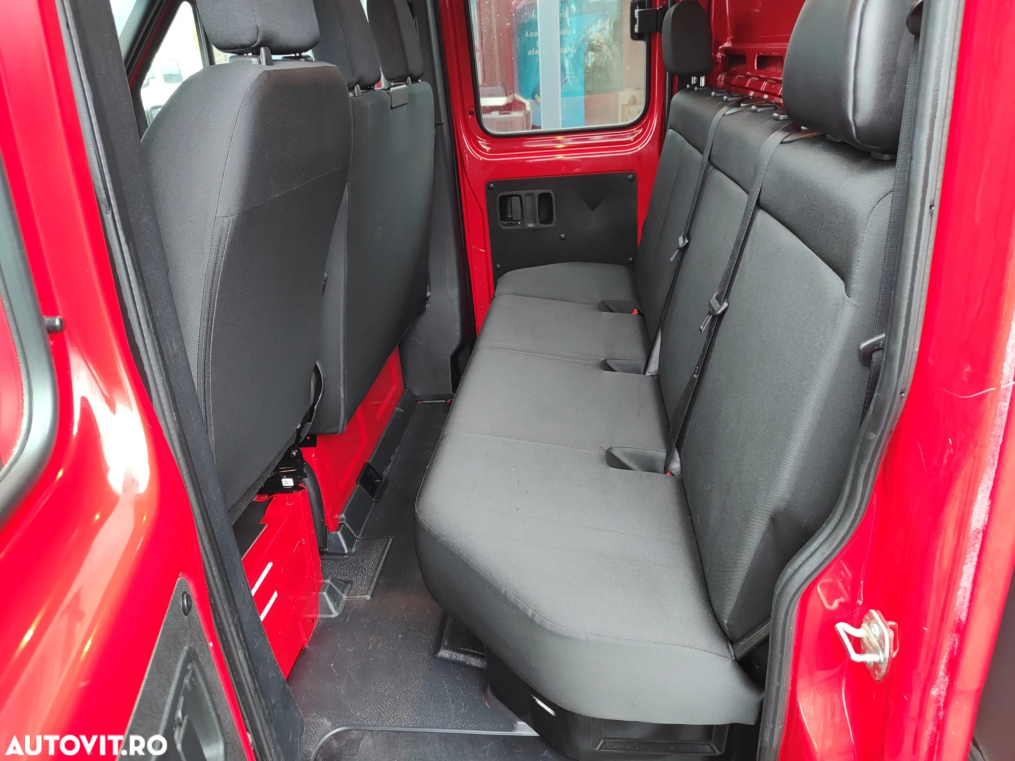 Mercedes-Benz Sprinter 7 loc. bena 2.7 m, automat 2019 - 24