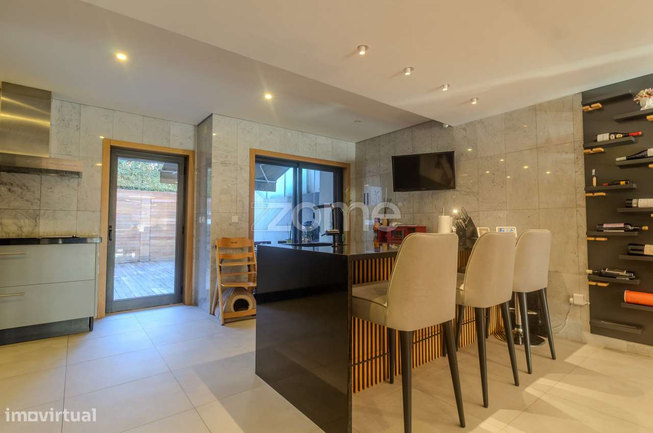 Moradia T4 Piscina e Vista Rio na Encosta do Douro-7