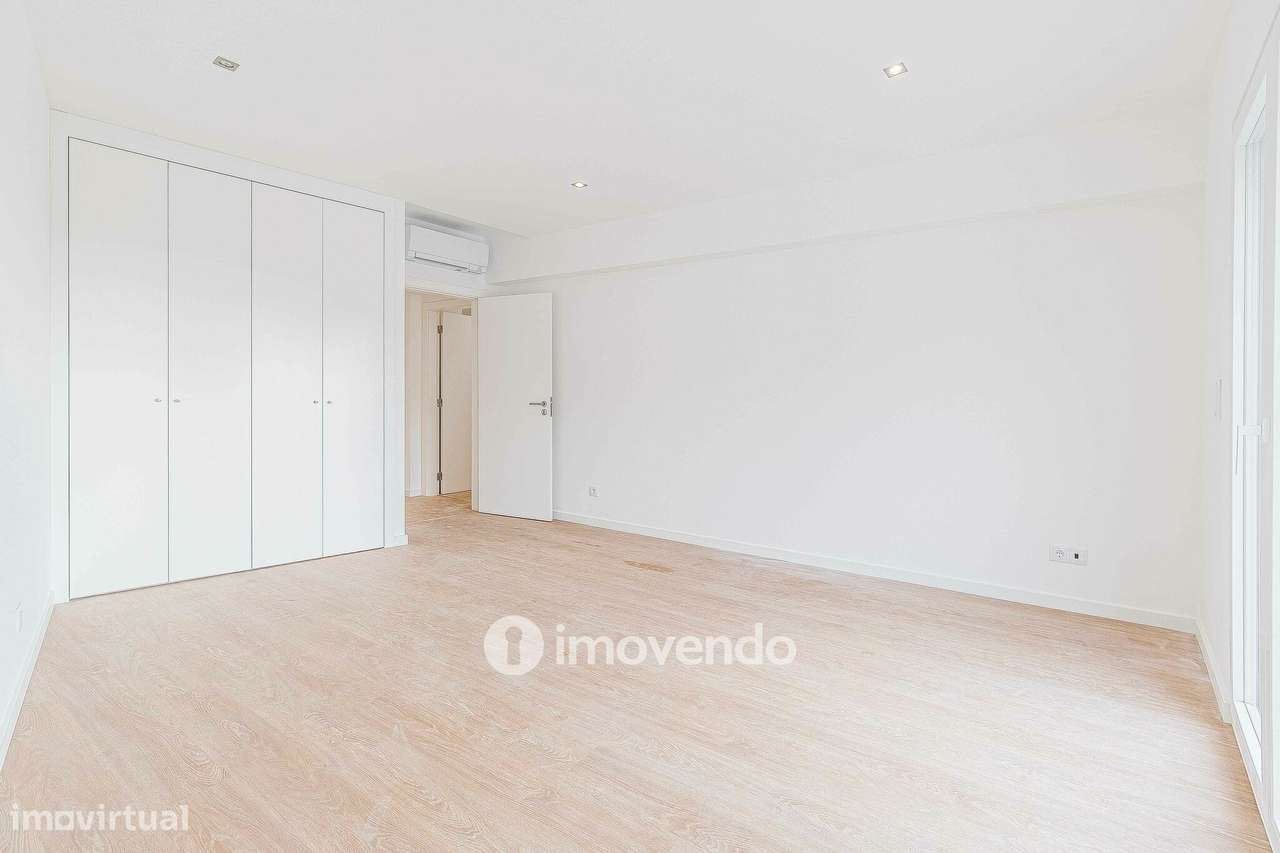 Apartamento T3 Duplex novo, com terraço e garagem, em Loures-26