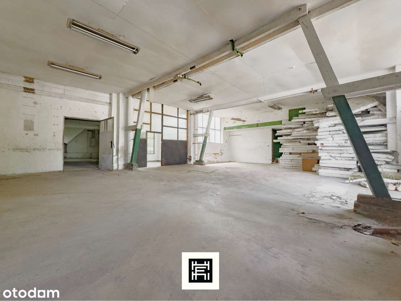 Industrialna stodoła, wielki teren i las–czy to będzie Twoje miejsce?-8