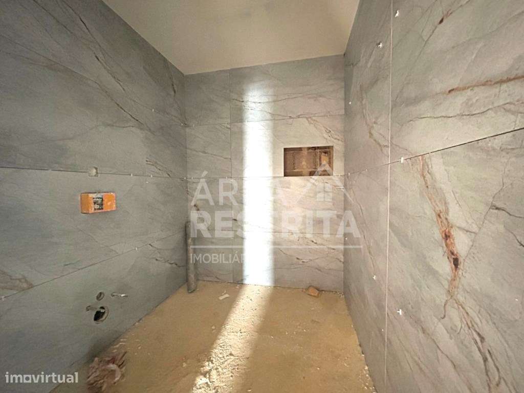 Moradia Isolada T4 com Garagem e Espaço Exterior - Grande imagem: 5/9