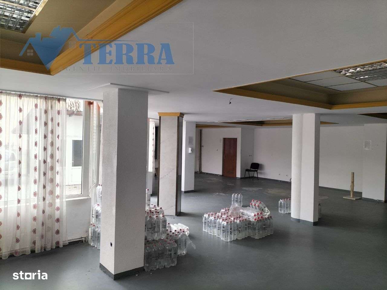 Vând / închiriez spaţiu de birouri sau comercial, Mioveni - bdl. Dacia-16