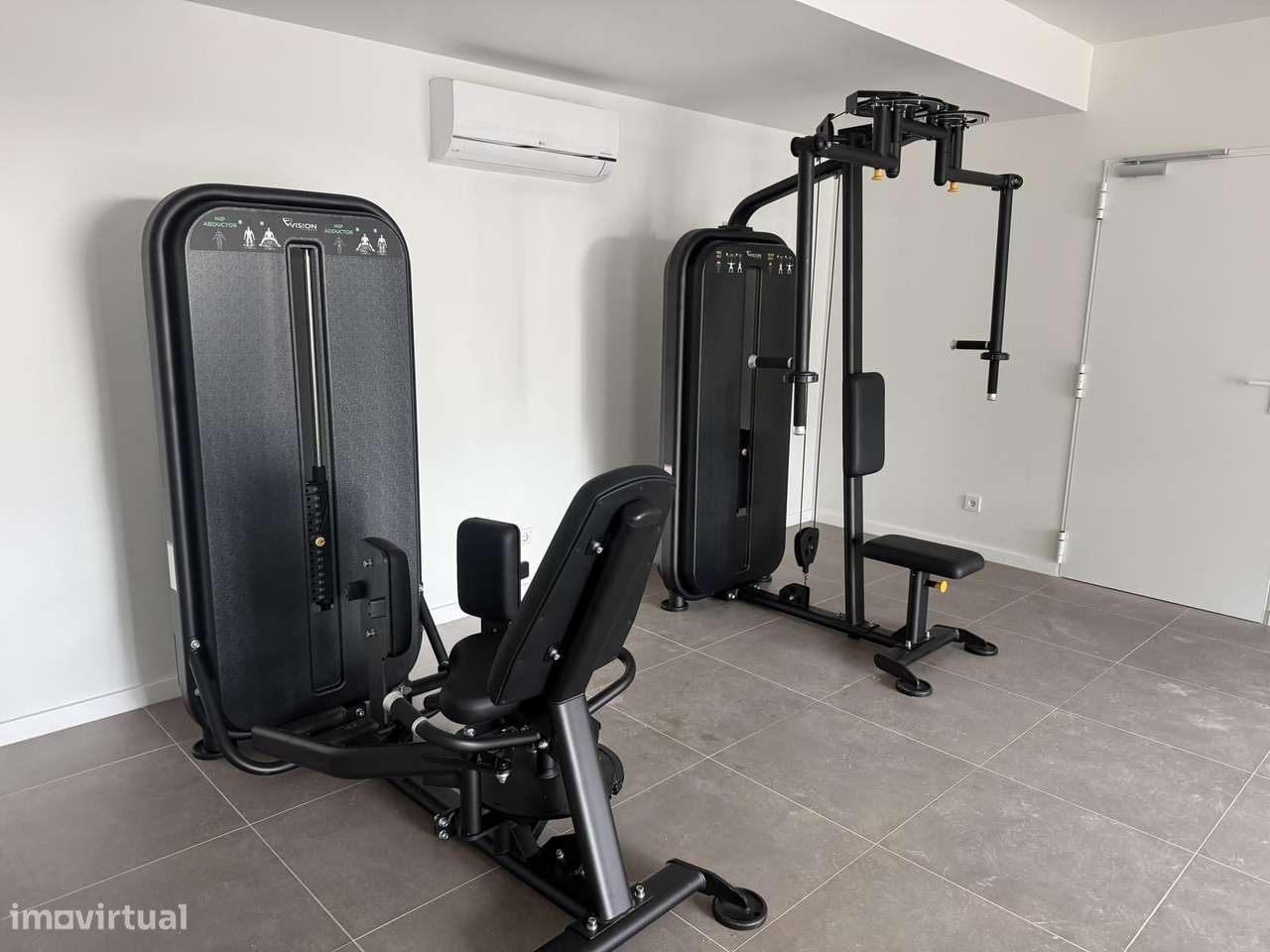 Apartamento T4 com jardim, Loures-19