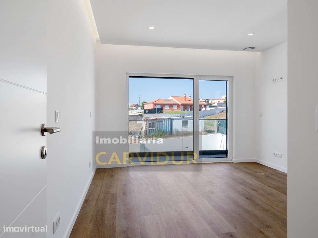 Moradia Ericeira a 12km V4 Nova em Lote com 730m2 e praia a 300m-19