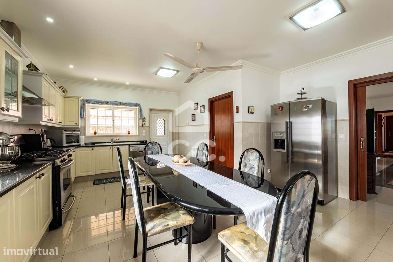 Moradia T4+3 de Prestígio em Vila Nova – Cadaval-9