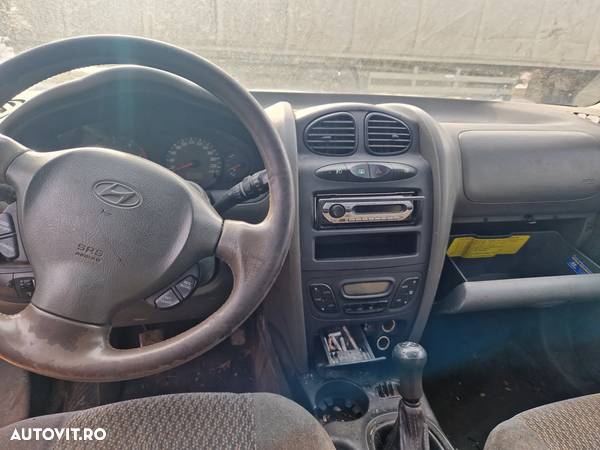 Dezmembram Hyundai Santa Fe 2.0 diesel 2003 Euro 3 E3 - 6