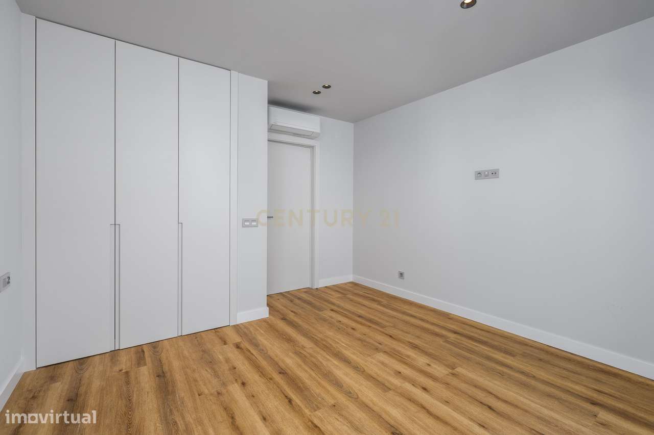 APARTAMENTO T2 NOVO DE LUXO EM FARO  PISCINA | GINÁSIO | DOMÓTICA E PA-15