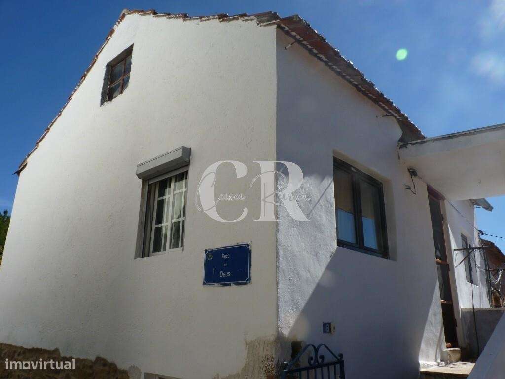 Duas casas habitáveis numa aldeia tradicional de montanha em Alvares,-2