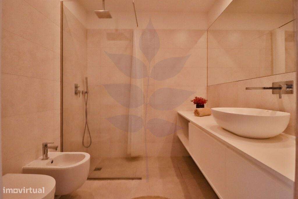 Vende-se T3 Duplex - Condominio Fechado - Como Novo - Empreendimento V-32