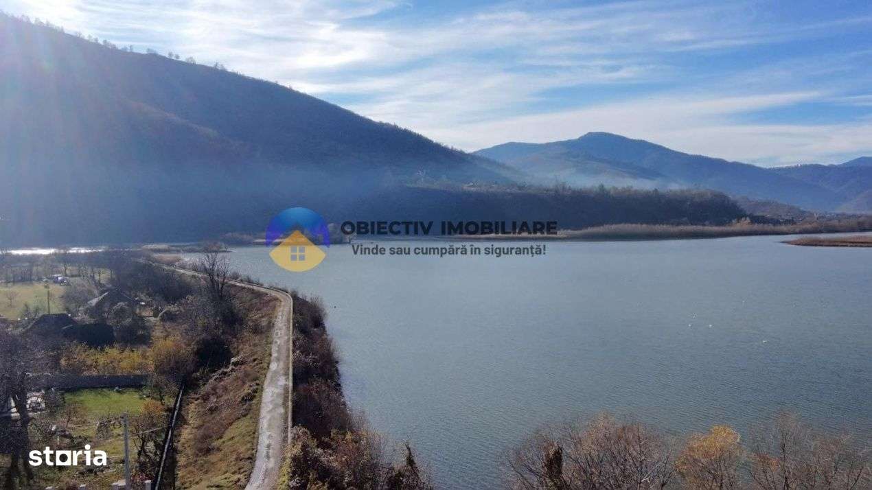 Casa si teren langa lacul Pangarati , mobilata si utilata - Imagine principală: 3/19