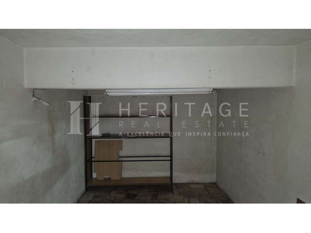 Garagem Box de 18 m² à Venda no Barreiro | Excelente Localização e ...-8