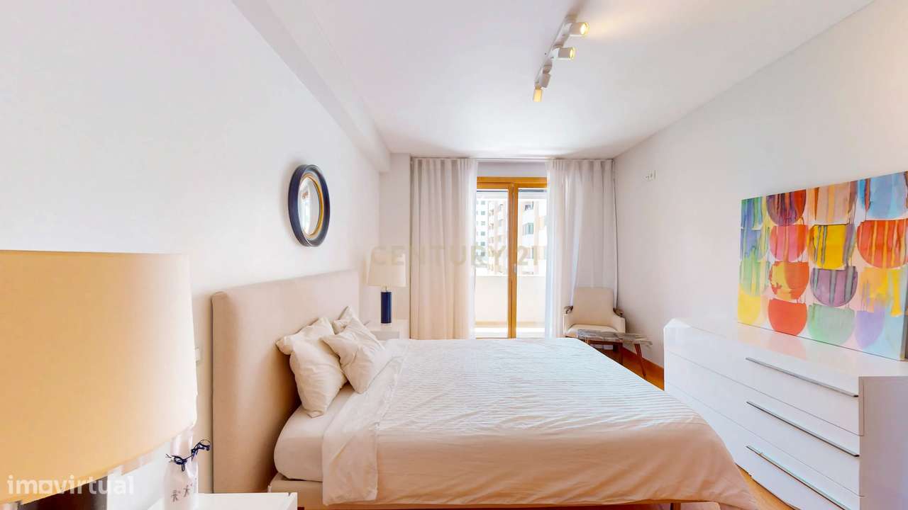 Apartamento T4 no Infantado de excelência, conforto e vista sobre a le-23