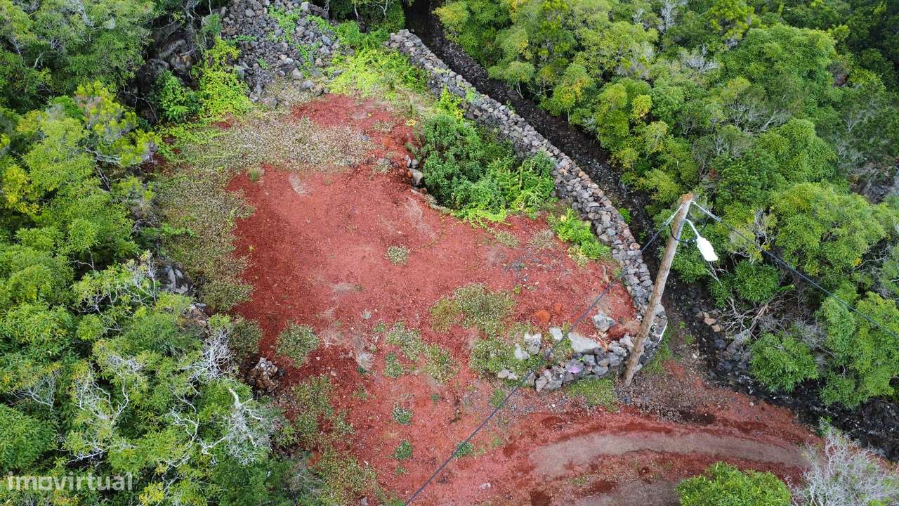 TERRENO À VENDA — Baía de Canas, Ilha do Pico (Açores) - Grande imagem: 4/8