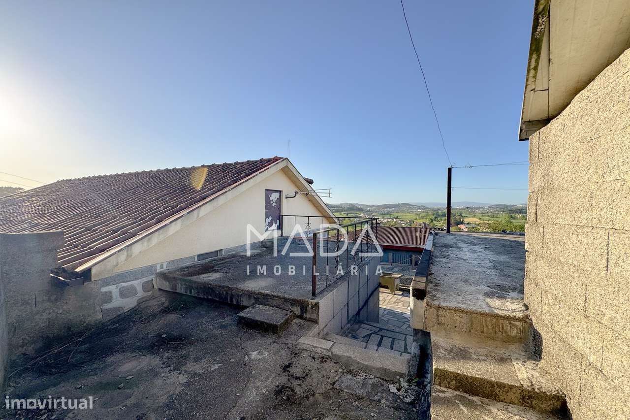 Moradia T2 individual c/480m2 de terreno e anexos em Escudeiros, Braga-23