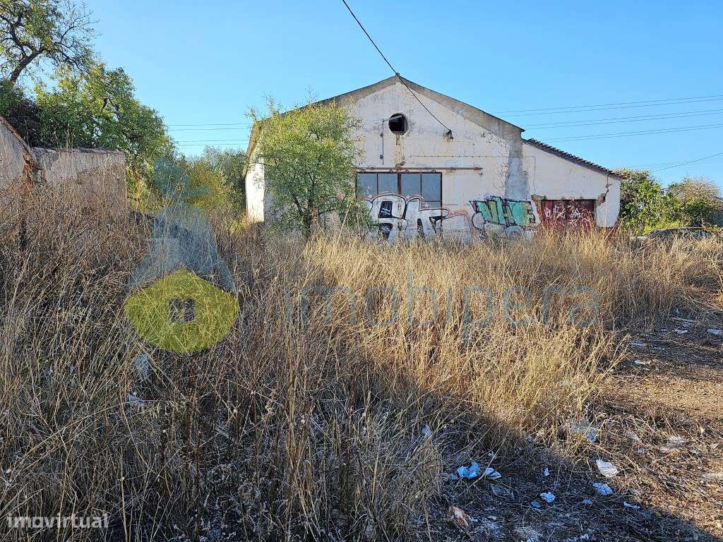 Moradia em ruínas, armazém, e respectivo terreno, em Alcantarilha G... - Grande imagem: 4/15