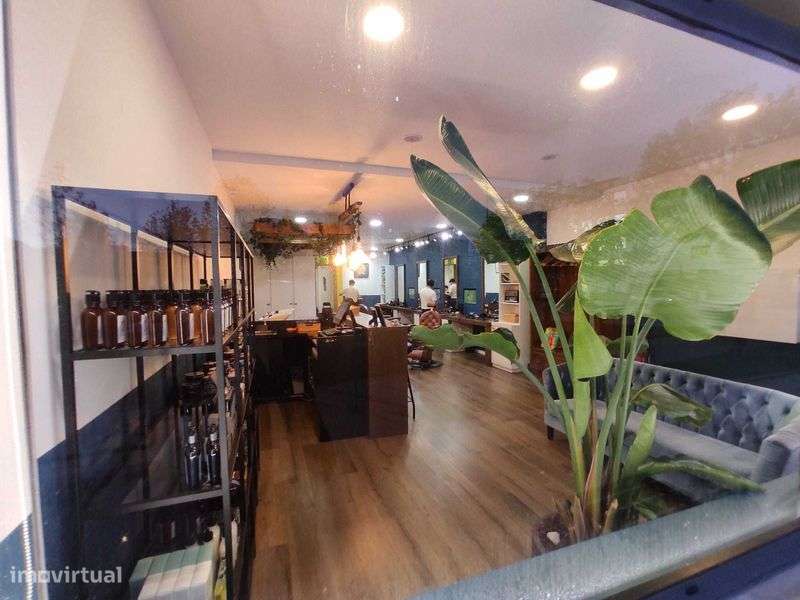 Centro Avenida Doutor Fernando Aroso 1129 c 2 frentes livre par alugar - Grande imagem: 5/11