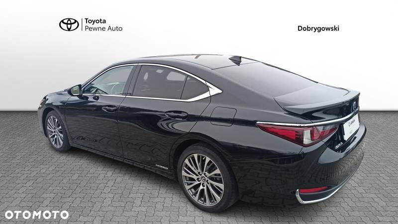 Lexus ES - 3