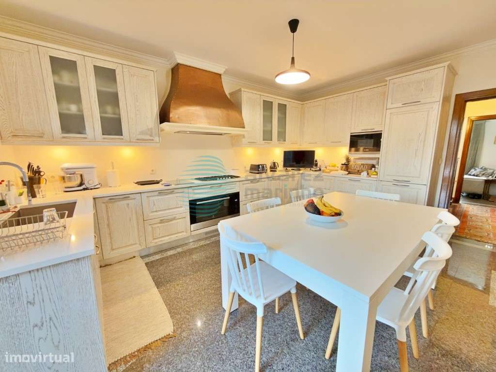 Moradia V5 com terreno com 2075m2, vista de mar-19